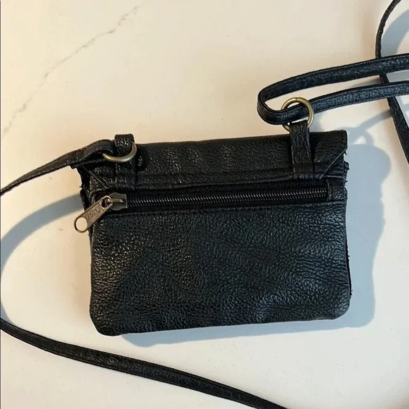 Roxy Black Leather Crossbody Bag with Flap Closure - Picture 4 of 4